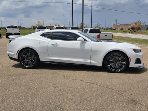 Used 2023 Chevrolet Camaro ZL1 RWD image 6