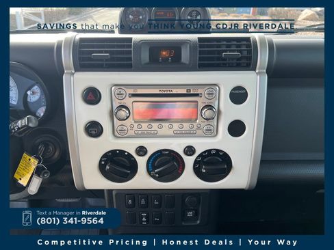 Used 2014 Toyota FJ Cruiser Base w/ Upgrade Package image 18