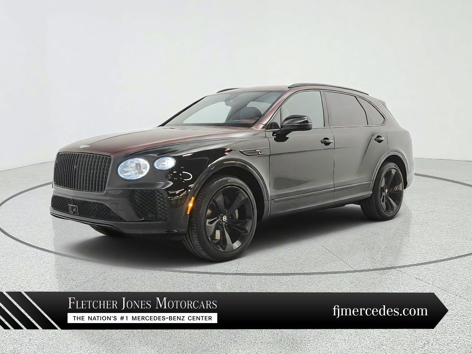Used 2025 Bentley Bentayga AWD/4WD image 1