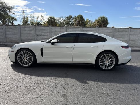Certified 2020 Porsche Panamera 4 image 2
