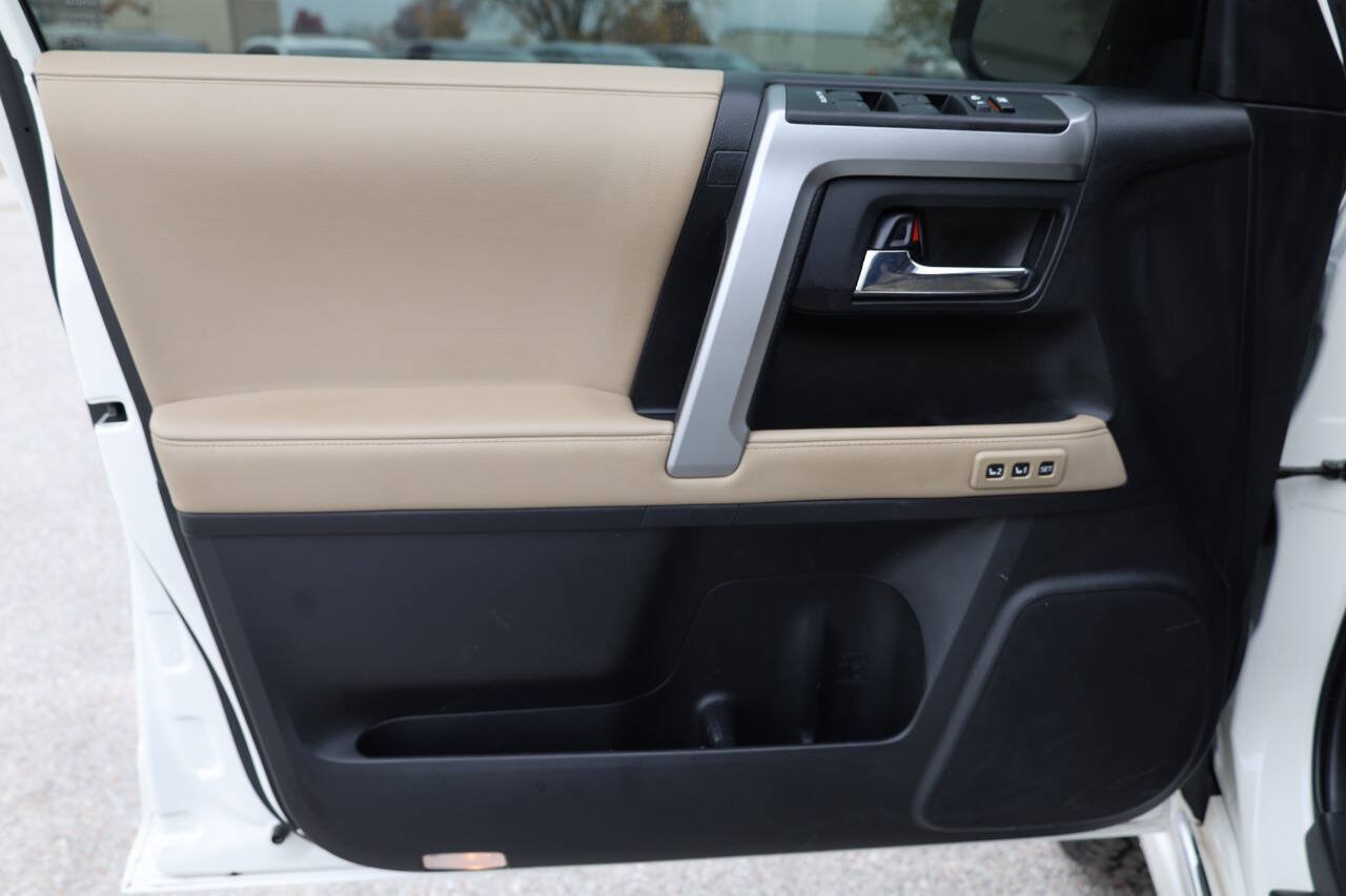Used 2022 Toyota 4Runner Limited AWD/4WD image 12