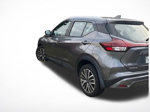 Used 2023 Nissan Kicks SV FWD image 2