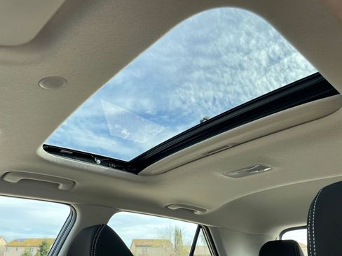 Used 2025 Hyundai Venue SEL image 29