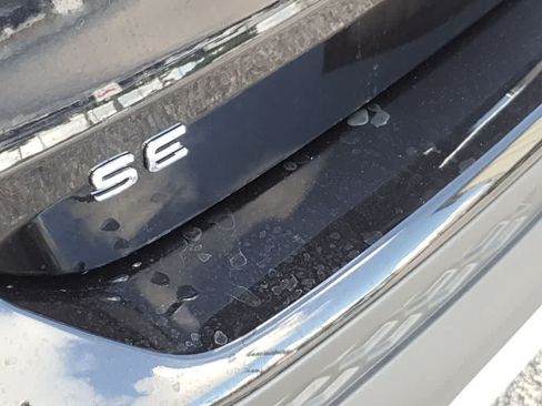 Certified 2024 Volkswagen Taos SE FWD image 14