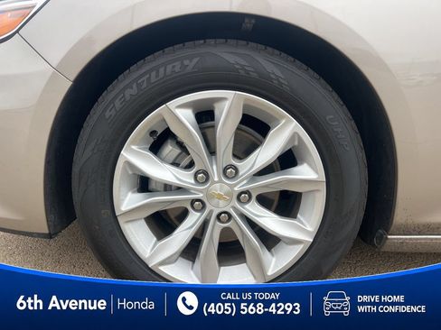 Used 2025 Chevrolet Malibu LT FWD image 9