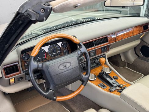 Used 1996 Jaguar XJS 4.0 Convertible RWD image 16