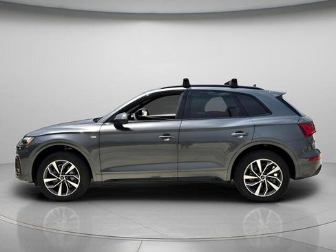 Used 2024 Audi Q5 2.0T Premium w/ Summer of Audi Package AWD/4WD image 3