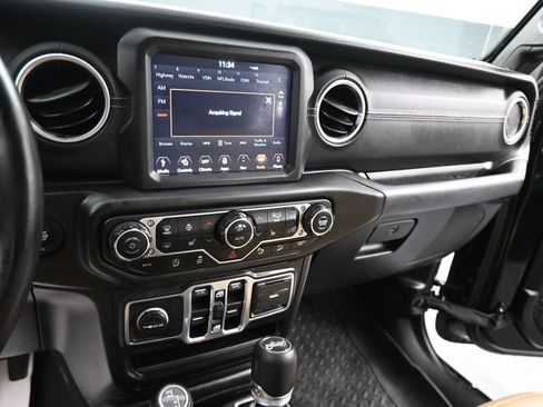 Used 2018 Jeep Wrangler Unlimited Sahara AWD/4WD image 21