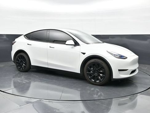 Used 2021 Tesla Model Y Long Range AWD/4WD image 3