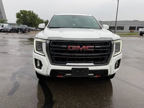 Used 2022 GMC Yukon AT4 w/ Technology Package AWD/4WD image 5