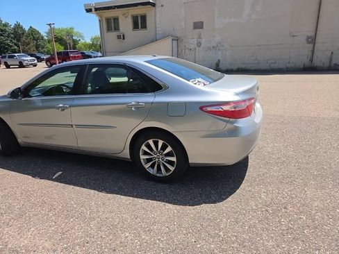 Used 2016 Toyota Camry XLE FWD image 6