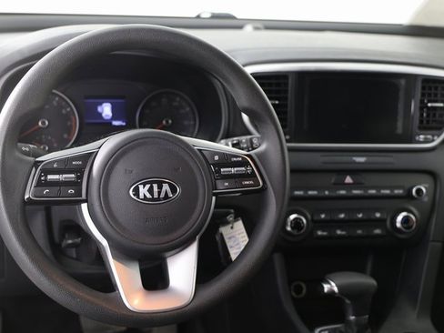 Used 2020 Kia Sportage LX image 3