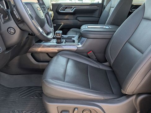 Used 2022 Chevrolet Silverado 1500 LTZ AWD/4WD image 13
