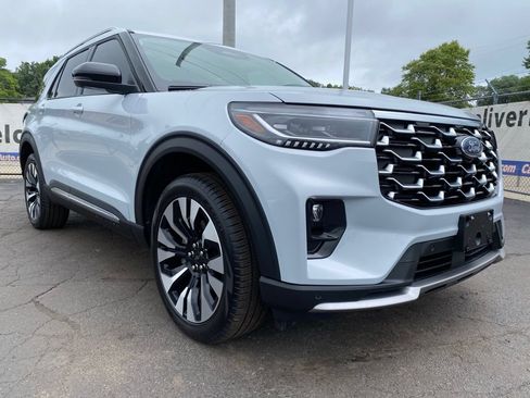 Used 2025 Ford Explorer Platinum w/ LUX Leather Package AWD/4WD image 36