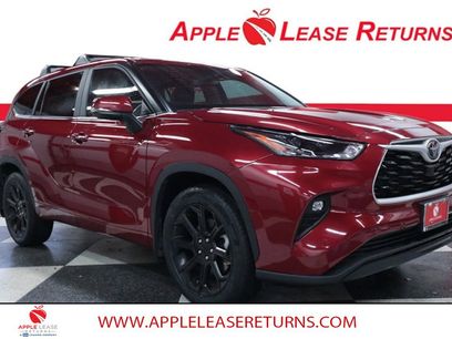 Used 2023 Toyota Highlander LE