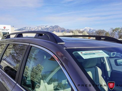 Used 2022 Subaru Ascent Limited w/ Technology Package image 5