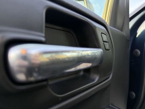 Used 2020 Chevrolet Silverado 1500 Custom w/ Custom Value Package image 15