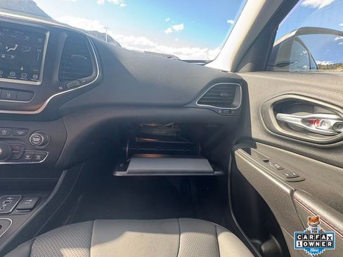 Used 2021 Jeep Cherokee Trailhawk w/ Premium Leather Package image 21