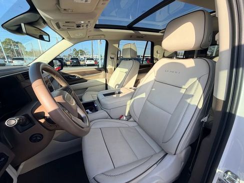 Used 2023 GMC Yukon Denali image 12