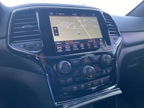 Certified 2020 Jeep Grand Cherokee Altitude image 13