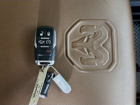 Used 2021 RAM 2500 Laramie AWD/4WD image 35