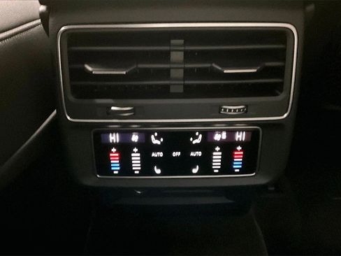 Used 2023 Audi Q8 Premium Plus w/ Premium Plus Package image 25