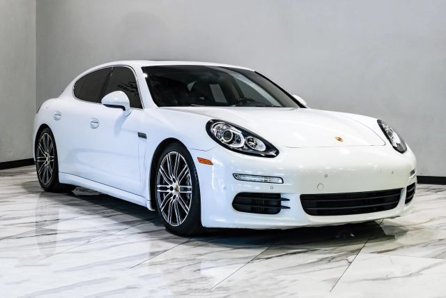 Used 2016 Porsche Panamera S w/ Premium Package Plus RWD image 10