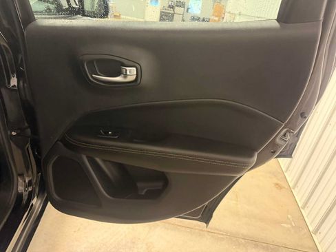 Used 2019 Jeep Compass Limited AWD/4WD image 26