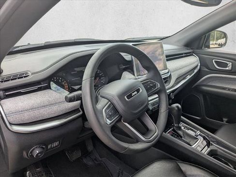 Used 2018 Jeep Compass Limited w/ Navigation Group FWD image 10