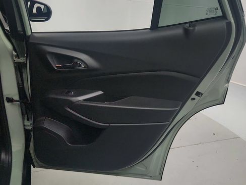 Used 2024 Chevrolet Trax RS w/ Sunroof Package FWD image 27