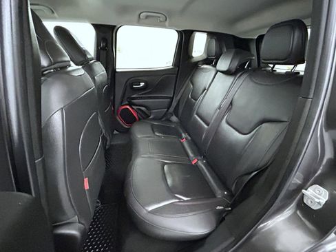 Used 2019 Jeep Renegade Trailhawk AWD/4WD image 19