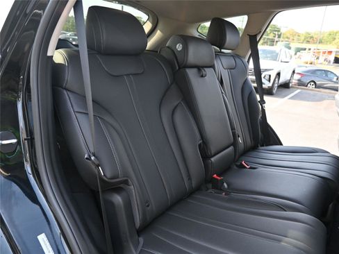 Used 2025 Genesis GV80 2.5T Select image 27