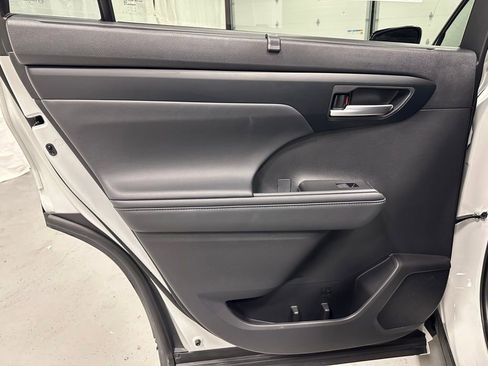 Used 2025 Toyota Highlander XSE image 42