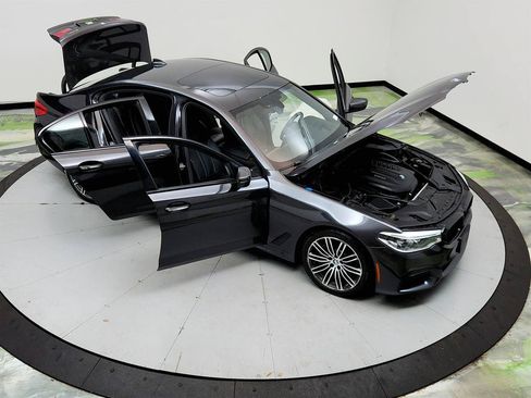 Used 2017 BMW 540i xDrive AWD/4WD image 38