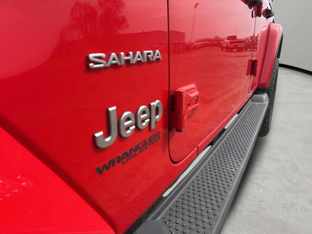 Used 2021 Jeep Wrangler Unlimited Sahara AWD/4WD image 11