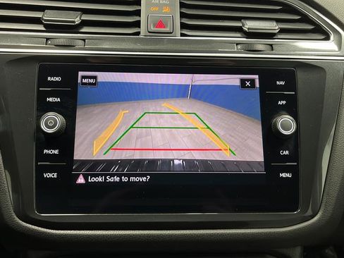 Used 2018 Volkswagen Tiguan SEL image 14