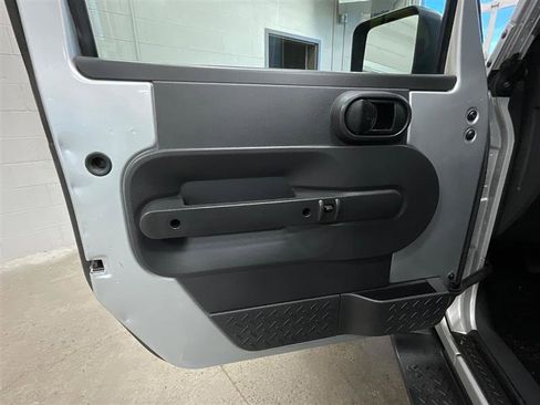 Used 2010 Jeep Wrangler Sport image 9