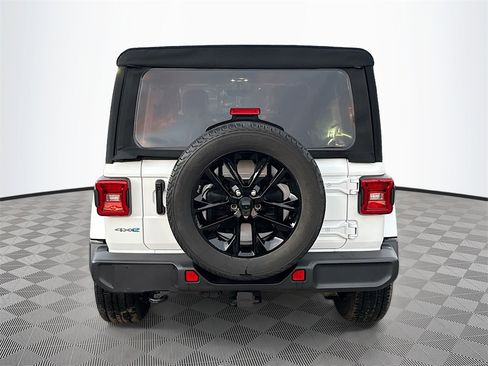 Used 2021 Jeep Wrangler Unlimited Sahara image 7