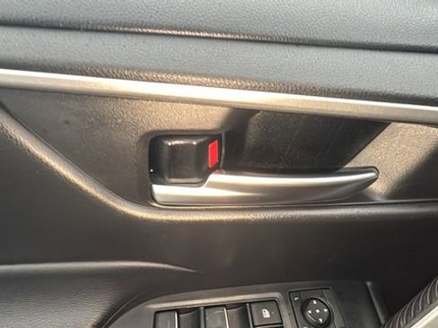 Used 2024 Toyota RAV4 XLE w/ Convenience Package image 12