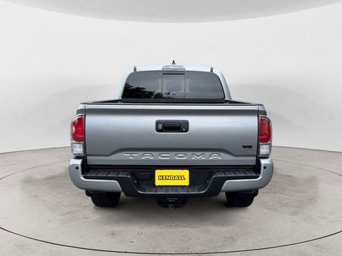 Used 2021 Toyota Tacoma TRD Sport w/ Technology Package AWD/4WD image 4