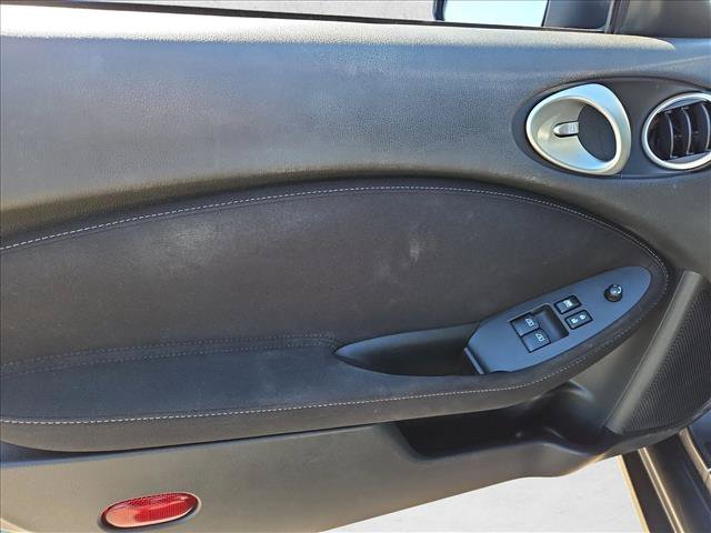 Used 2016 Nissan 370Z Coupe RWD image 10