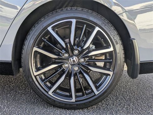 Used 2025 Honda Accord Touring image 10