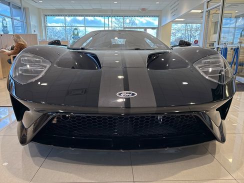 Used 2022 Ford GT image 2