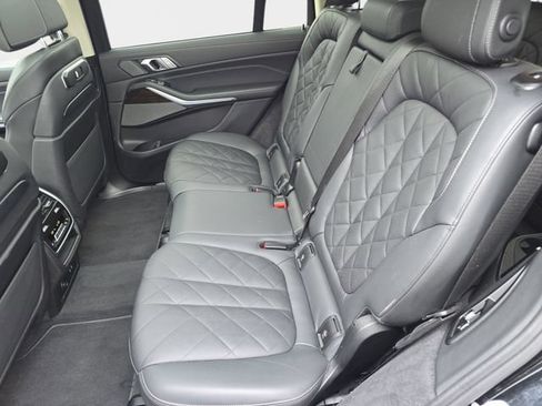 Used 2024 BMW X7 xDrive40i AWD/4WD image 18