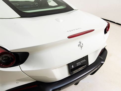 Certified 2022 Ferrari Portofino M RWD image 31