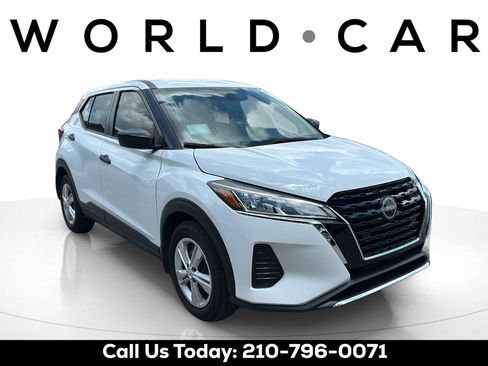 Certified 2025 Nissan Kicks Play S FWD image 1