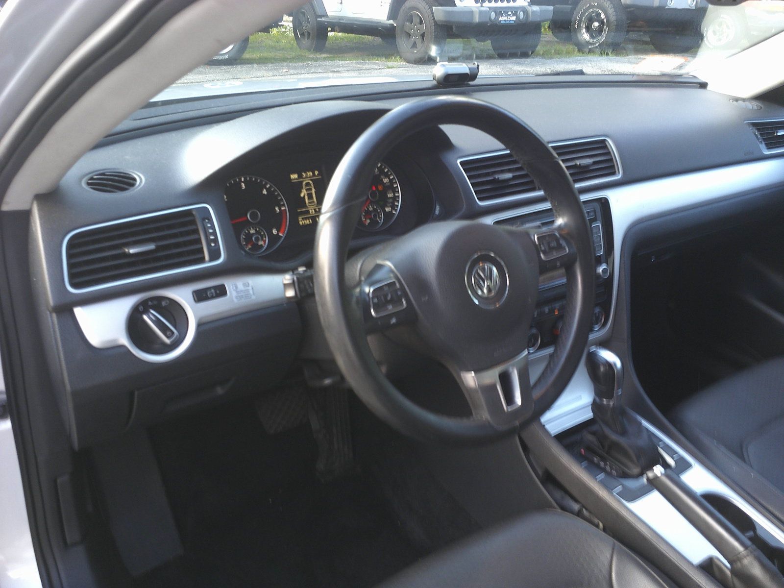 Used 2013 Volkswagen Passat TDI SE FWD image 16
