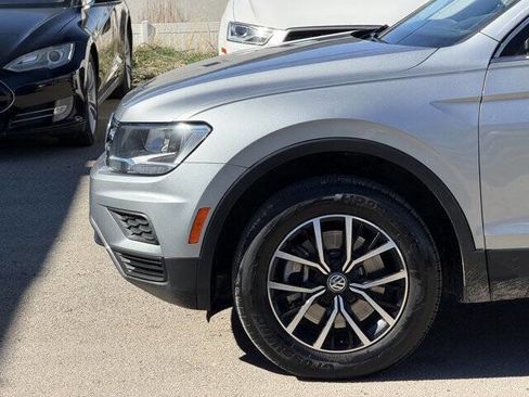 Used 2021 Volkswagen Tiguan SE image 11
