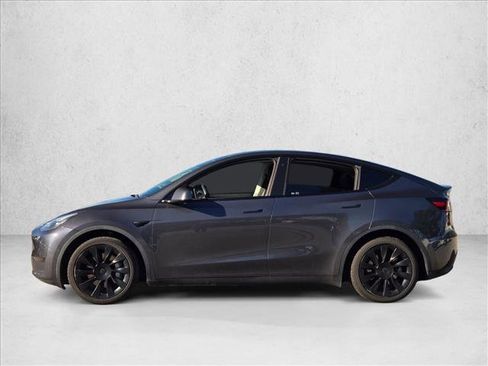 Used 2021 Tesla Model Y Long Range image 8