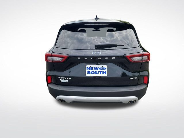Used 2025 Ford Escape Active AWD/4WD image 4